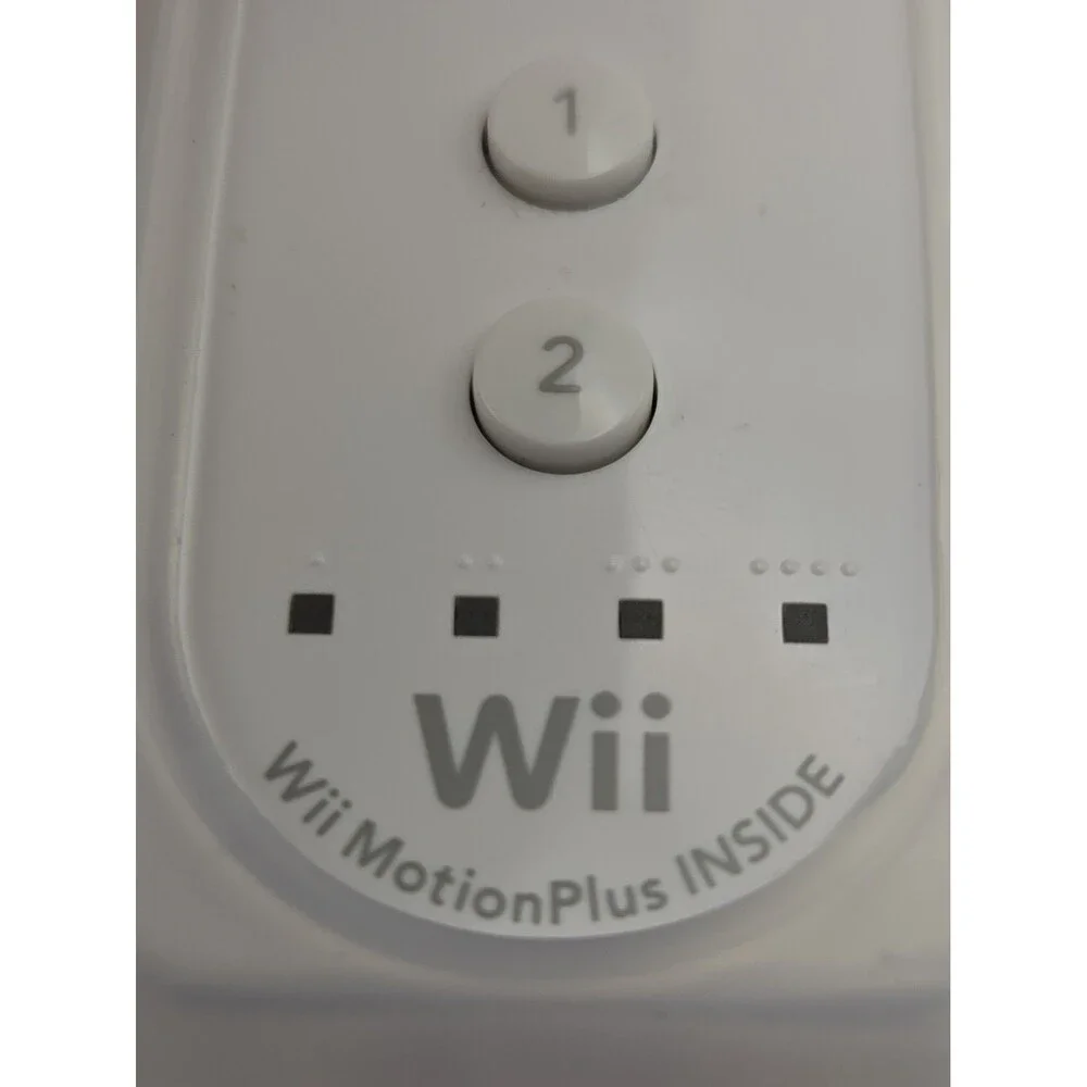 White Wii Nintendo Motion Plus Controller With Sleeve And Strap Tested